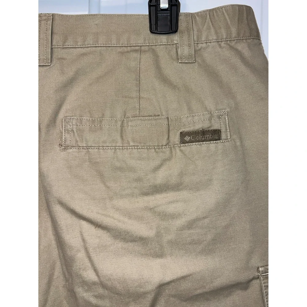 Columbia XCO Mens Khaki Cargo Shorts Tan Cotton Outdoor Hiking Medium 8 Inseam